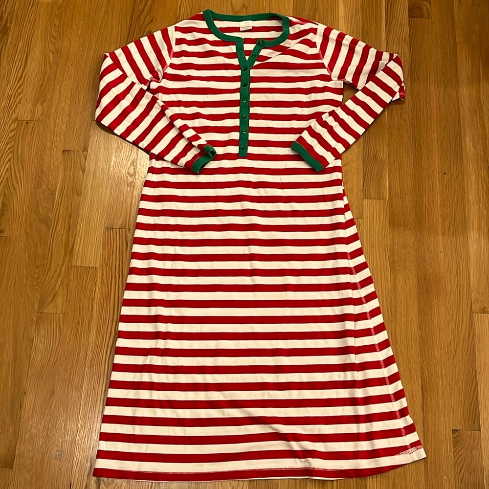 Hanna Anderson nightgown | M